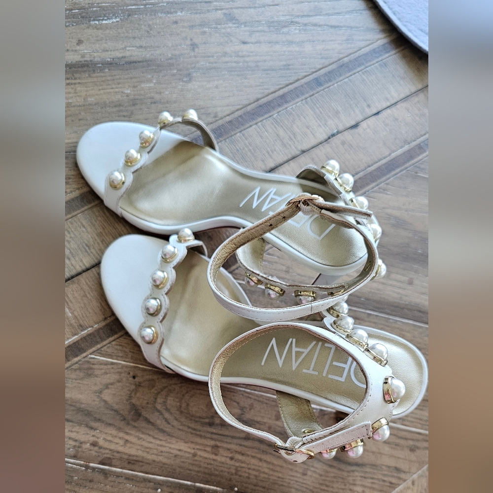 Women's Deltan Maryam Pearl Embellished Heels Size 7.5 M - Picture 4 of 7